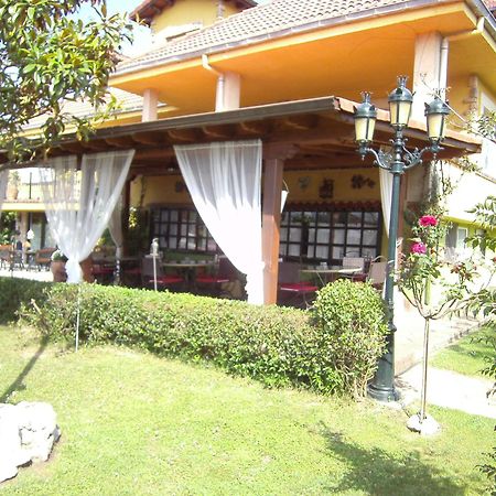 Hosteria Las Fuentes Rubayo Exterior photo